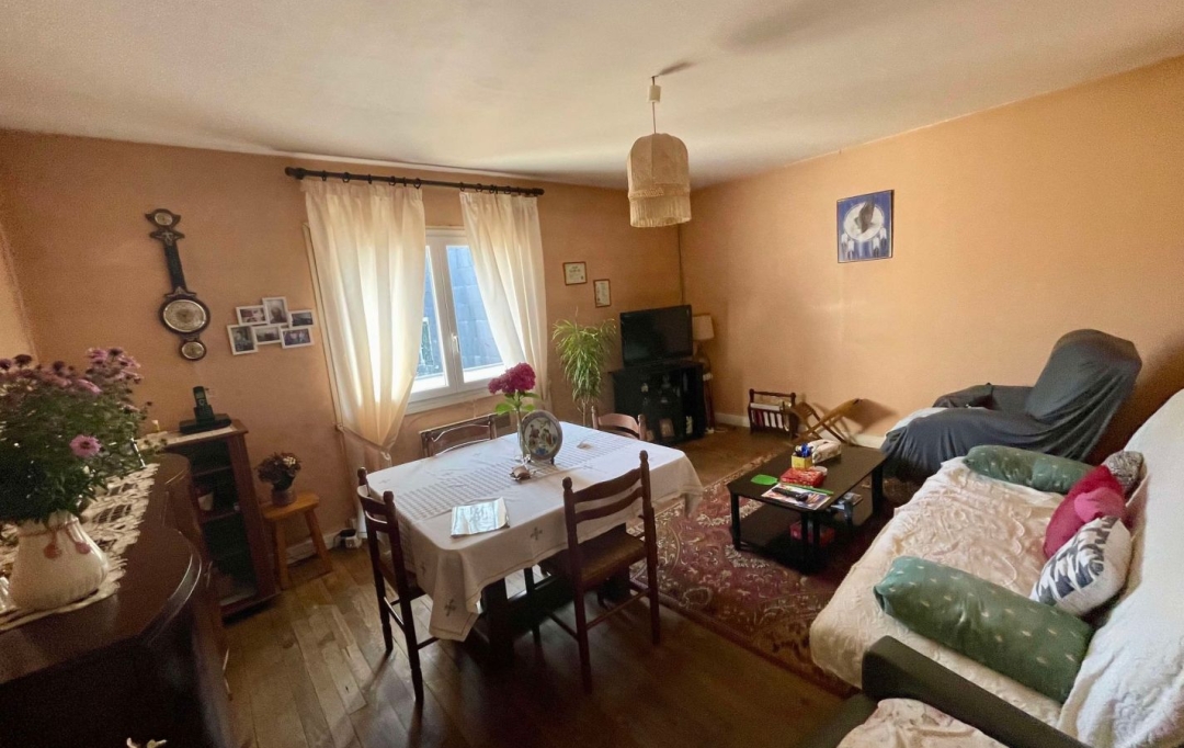 POLE SUD IMMOBILIER : Building | LA SALVETAT-SUR-AGOUT (34330) | 282 m2 | 233 000 € 