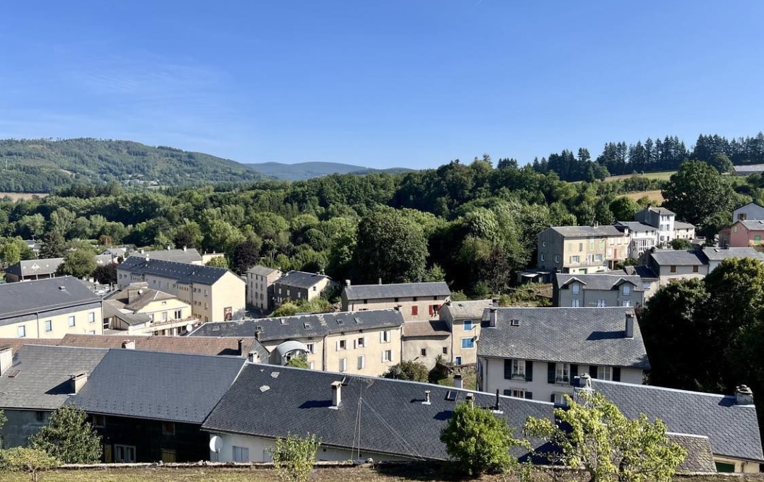 POLE SUD IMMOBILIER : Building | LA SALVETAT-SUR-AGOUT (34330) | 282 m2 | 233 000 € 
