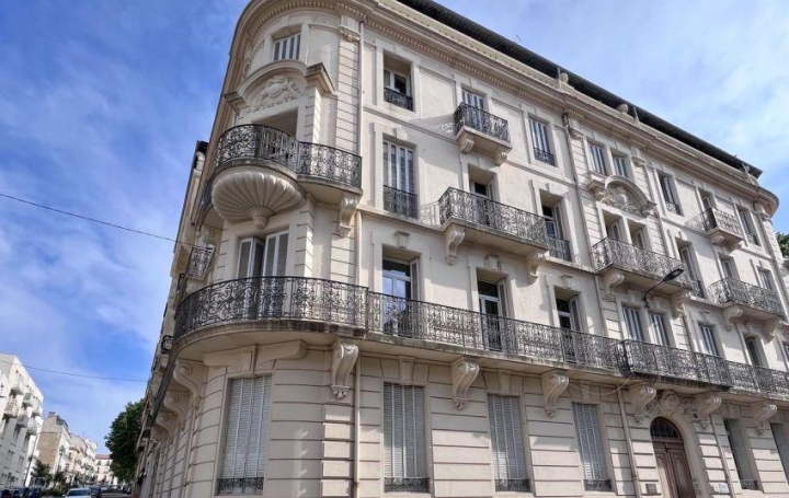 Local commercial   BEZIERS  115 m2 170 000 € 